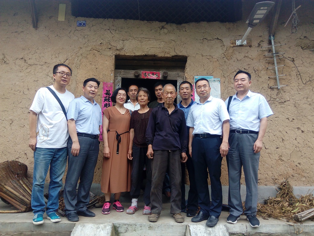 省康复医院赴包扶村共商扶贫对策