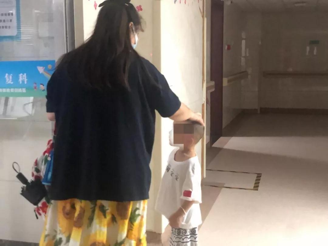 走近出生缺陷孩子家庭——即便你不完美 仍是我最爱的宝贝